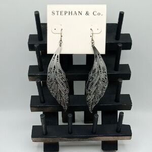 Stephan& co feather Earings